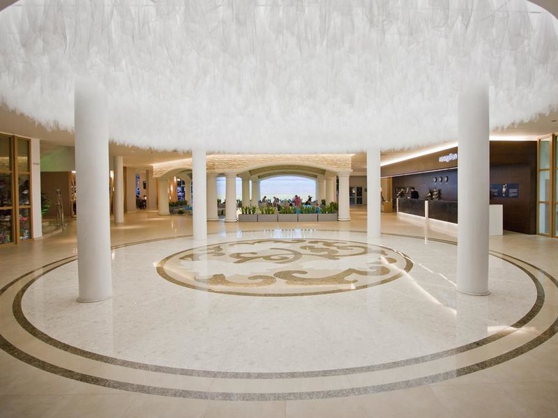 Dit Evrika Beach Club  170440