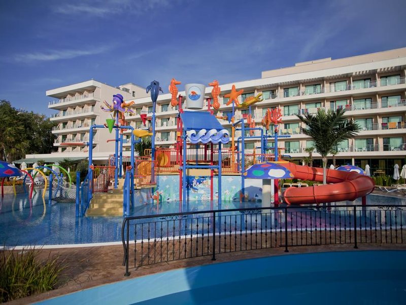 Dit Evrika Beach Club  170444