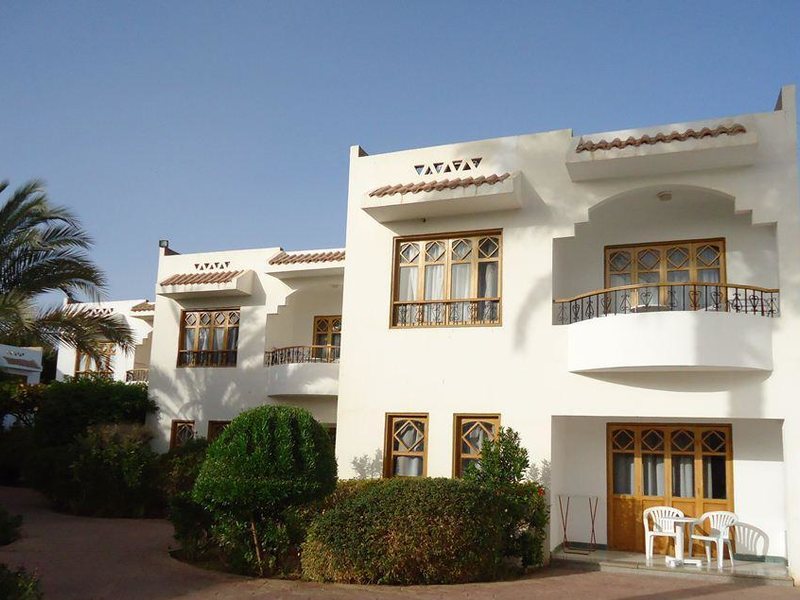 Dive Inn Resort  36479