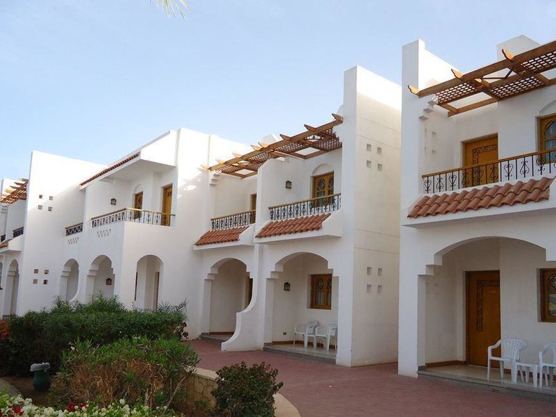 Dive Inn Resort  36482