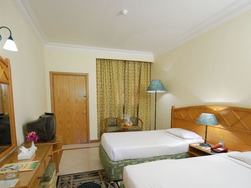 Dive Inn Resort  36489