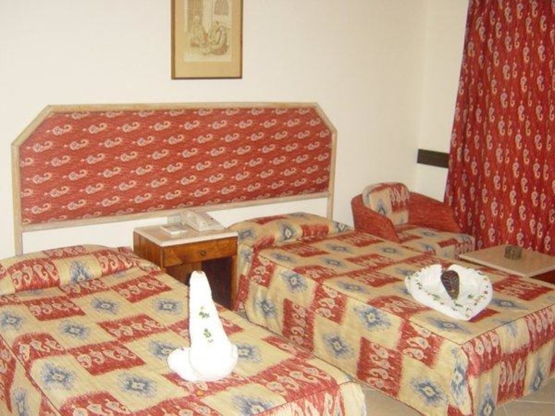 Dolphina Country Club 34234