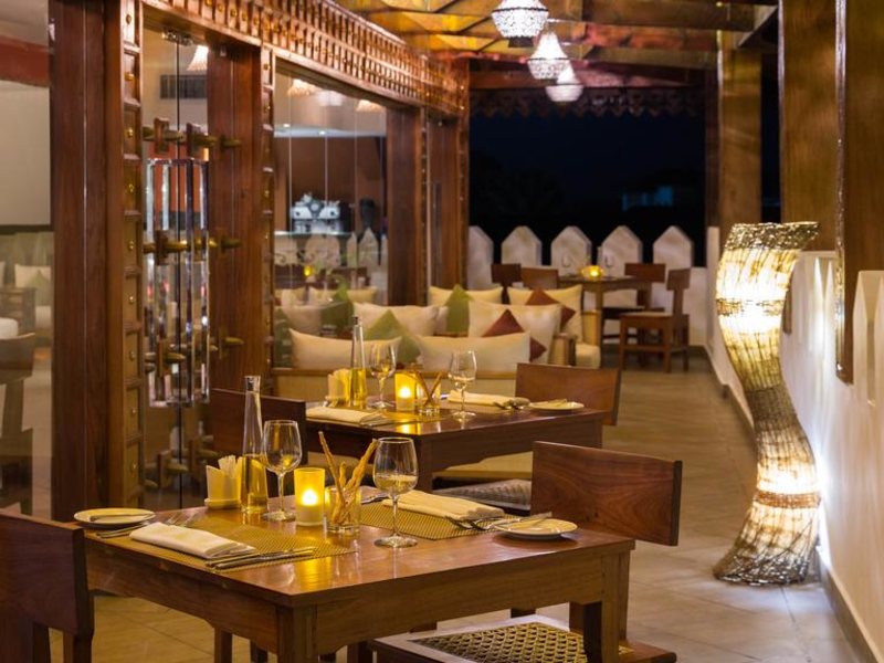 DoubleTree by Hilton Stone Town 322038