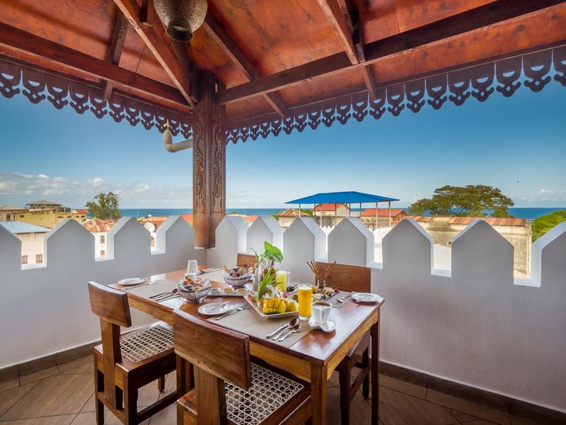 DoubleTree by Hilton Stone Town 322059