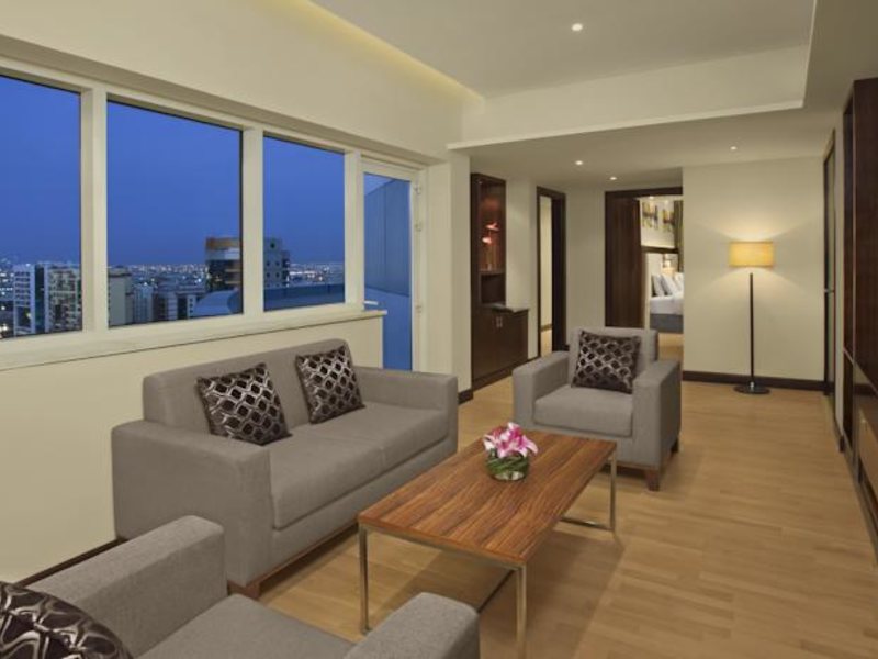 Double Tree by Hilton Hotel & Residence Dubai  116981