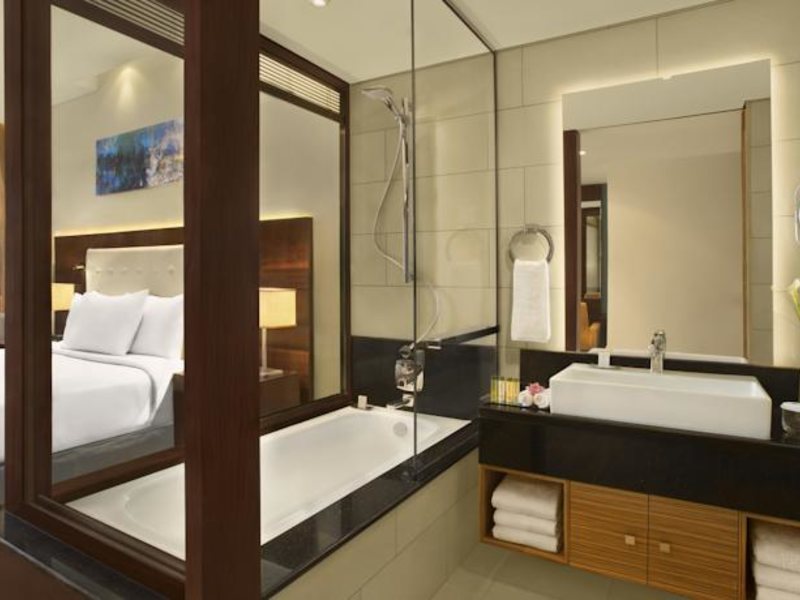 Double Tree by Hilton Hotel & Residence Dubai  117000