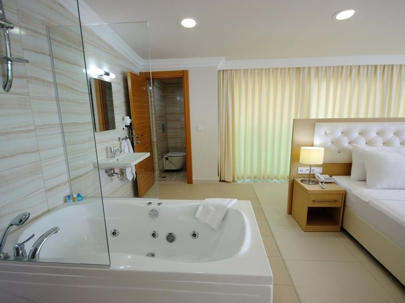 Dragut Point North 183945