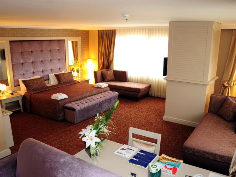 Dream Hill Business Deluxe Hotel 185134