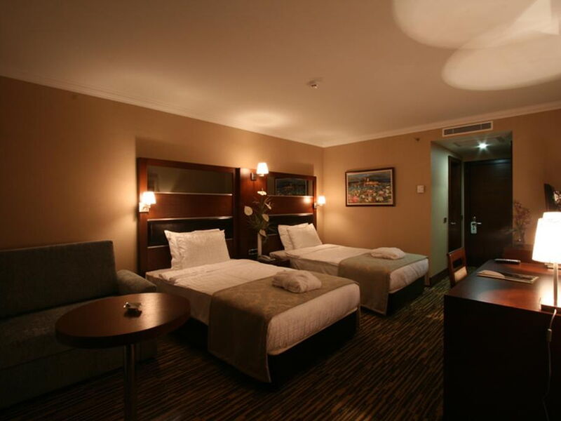 Dream Hill Business Deluxe Hotel 185143