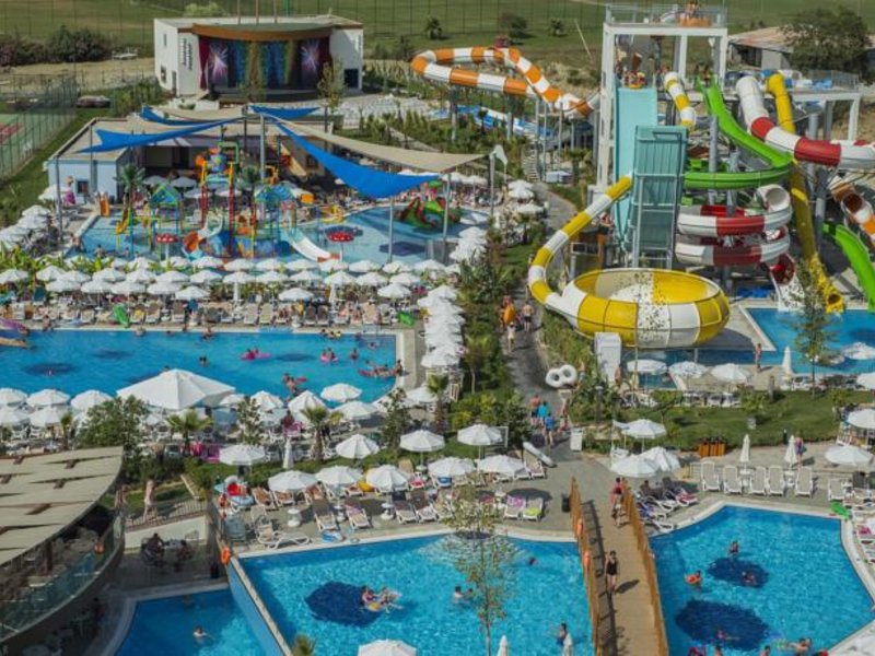 Dream World Aqua Resort & Spa 68089