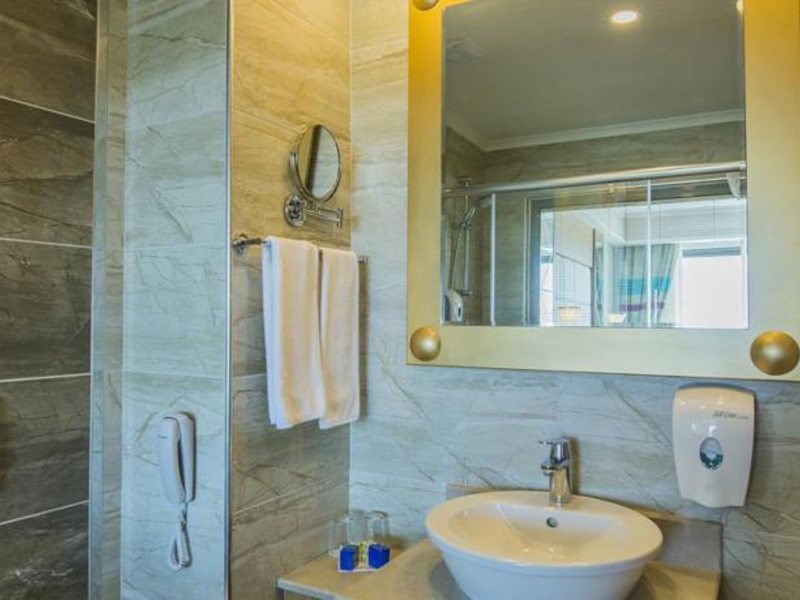 Dream World Aqua Resort & Spa 68119