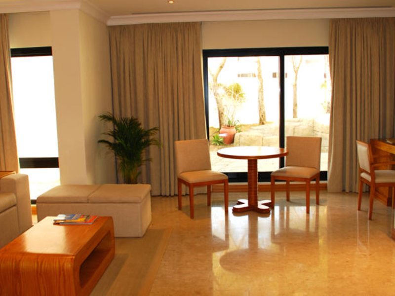 Dubai Marine Beach Resort & Spa 46193