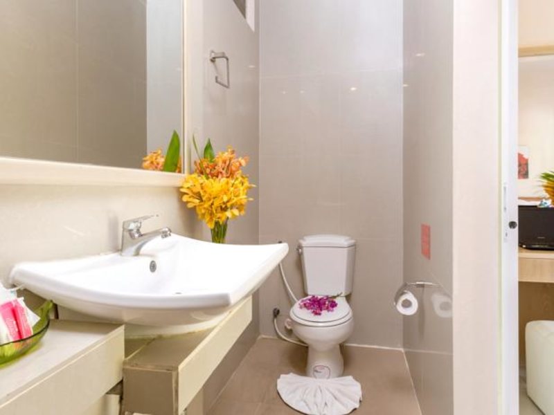 Eazy Resort Kata Beach 141201