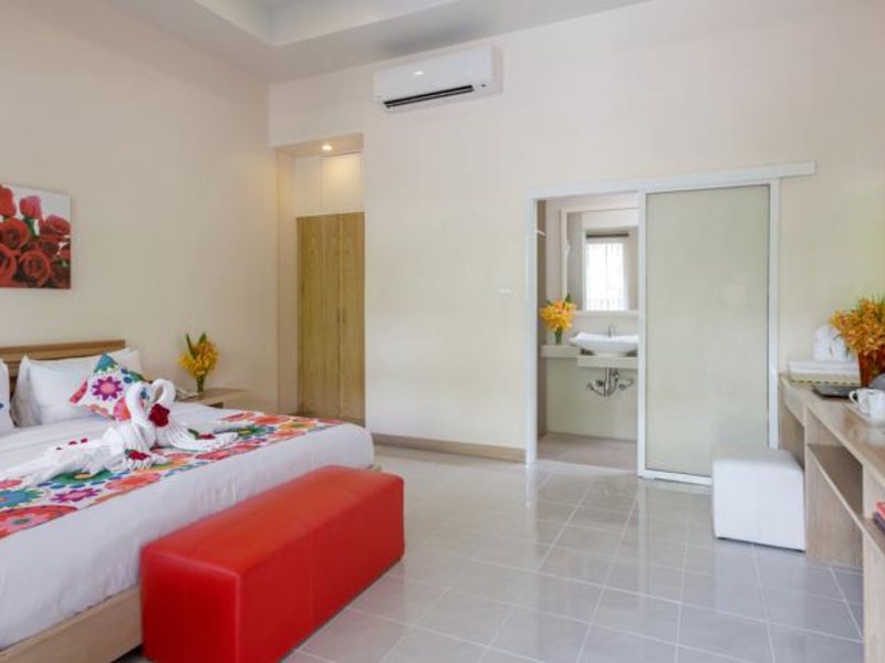 Eazy Resort Kata Beach 141203