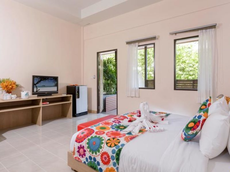 Eazy Resort Kata Beach 141204