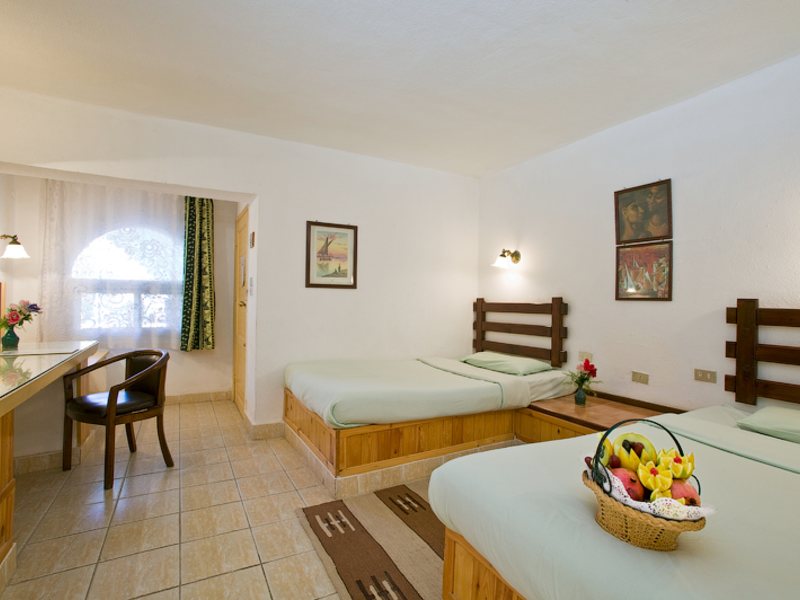 El Samaka Desert Inn   26684