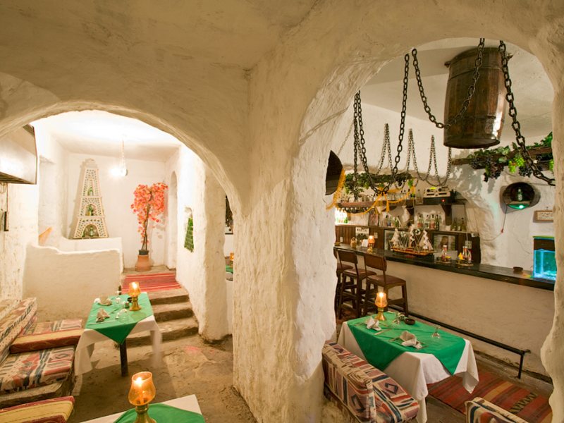 El Samaka Desert Inn   26689