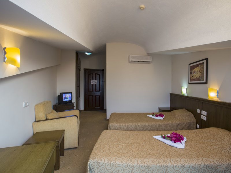 Elamir Felizya (ех 190931