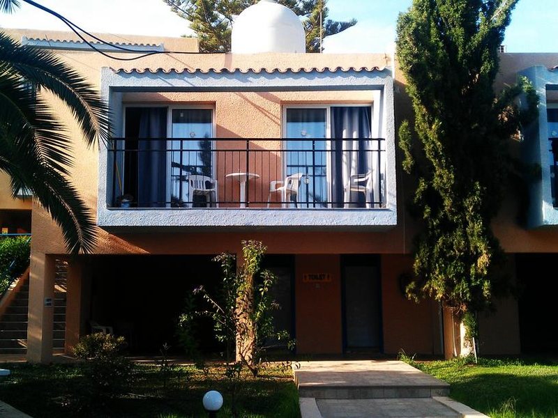 Eleana Hotel Apts  205377