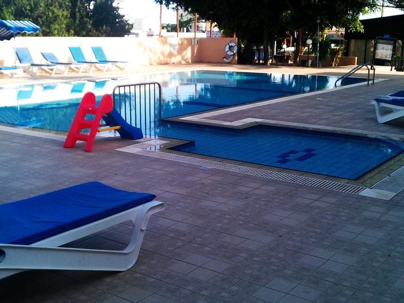 Eleana Hotel Apts  205378