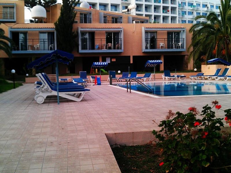 Eleana Hotel Apts  205382