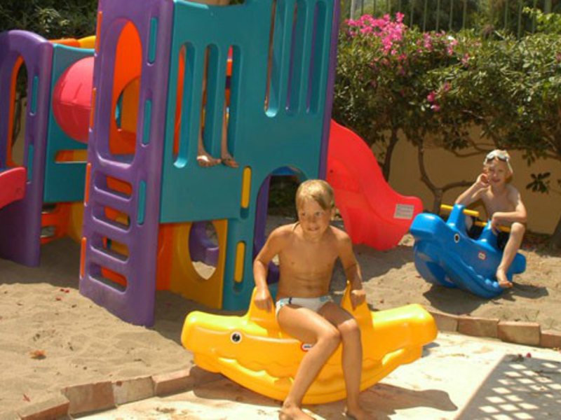 Elegan Garden Hotel 74023