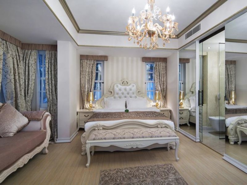 Elegance East Hotel 278857