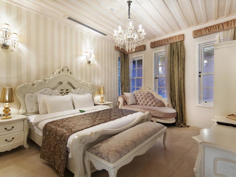 Elegance East Hotel 278858