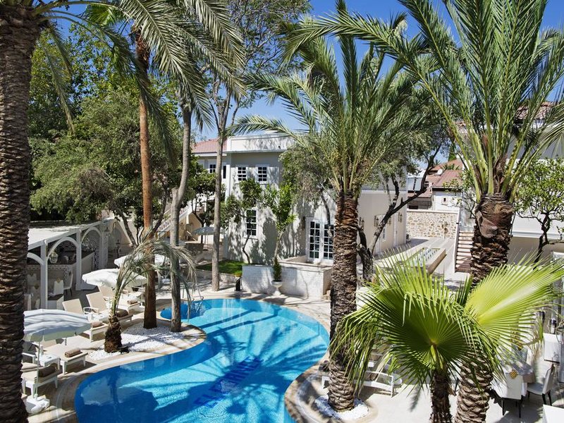 Elegance East Hotel 278860