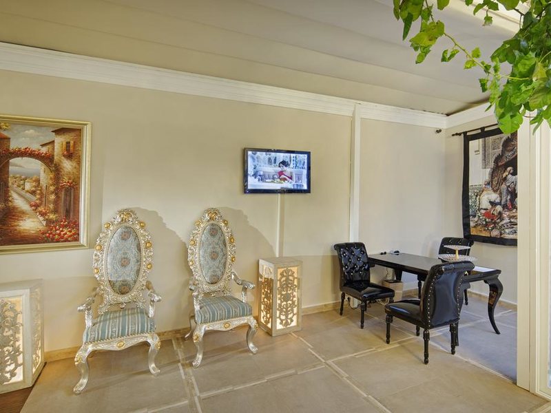 Elegance East Hotel 278863