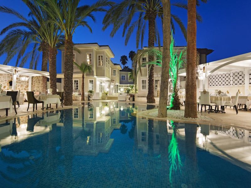 Elegance East Hotel 278864