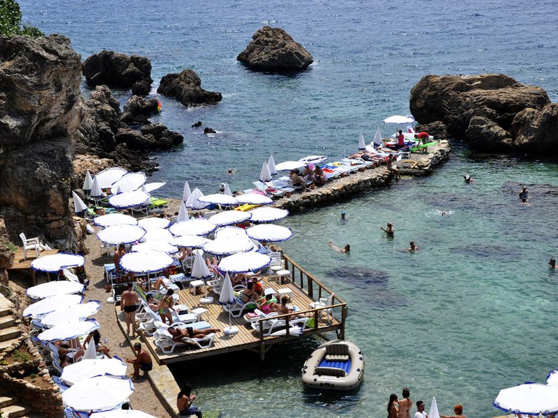 Elegance East Hotel 278867