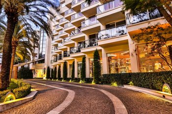 Elegance Hotel International