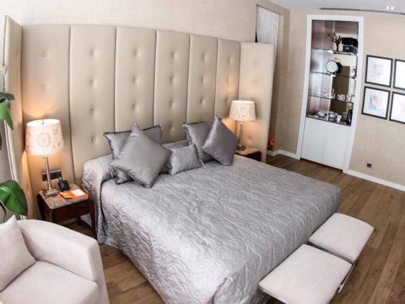 Elegance Hotel International 74045