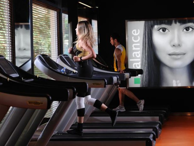 Elegance Hotel International 74052