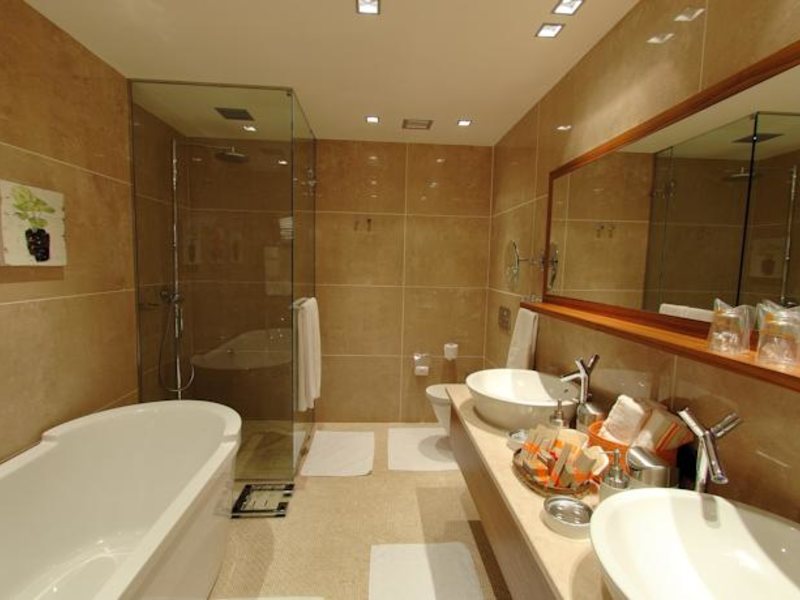 Elegance Hotel International 74057