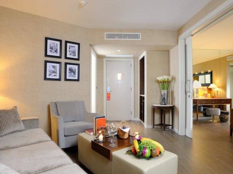 Elegance Hotel International 74060