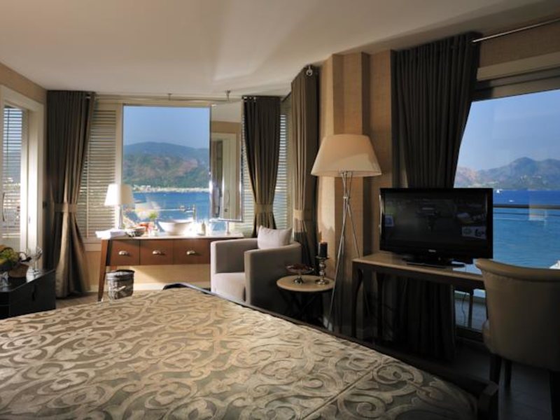 Elegance Hotel International 74065