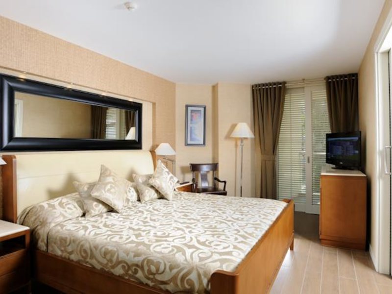Elegance Hotel International 74067
