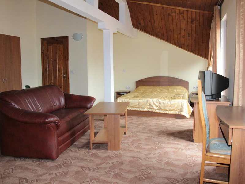 Elena Lodge Family 236312