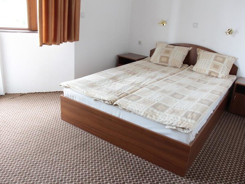 Elena Lodge Family 236317