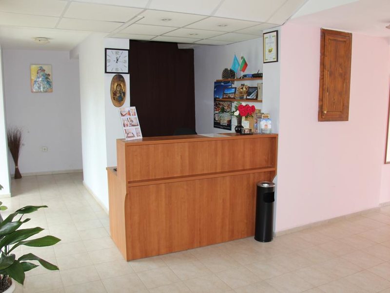 Elena Lodge Family 236318