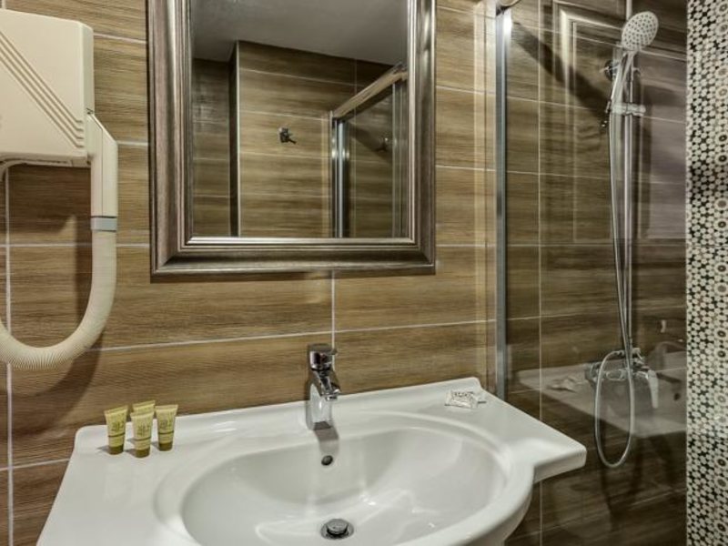 Elina Hotel Apartments 78376