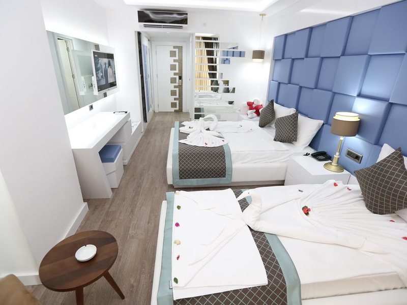 Elips Royal Hotel 241626