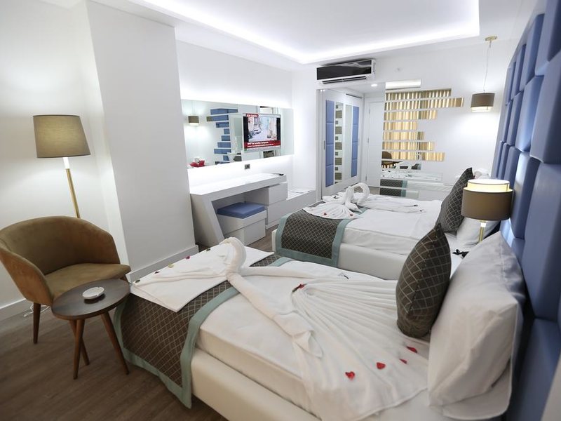 Elips Royal Hotel 241628