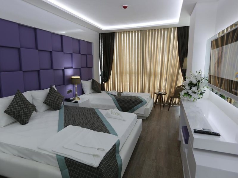 Elips Royal Hotel 241629