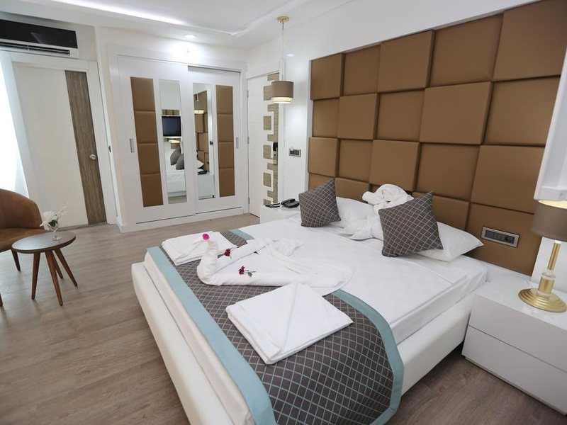 Elips Royal Hotel 241640