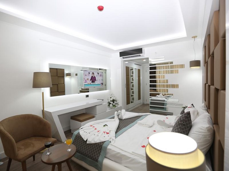 Elips Royal Hotel 241641