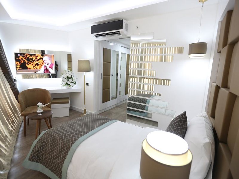 Elips Royal Hotel 241644