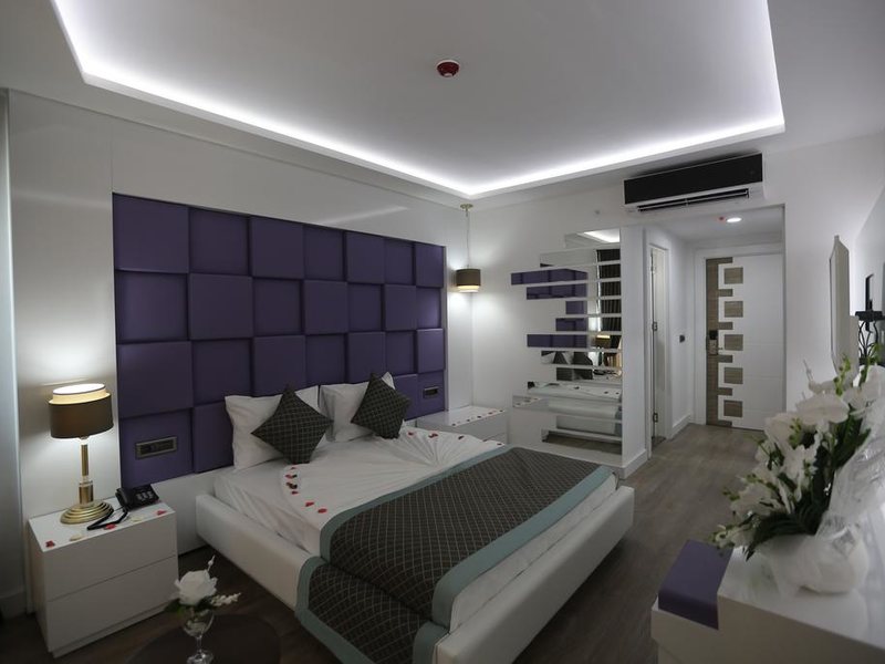 Elips Royal Hotel 241646